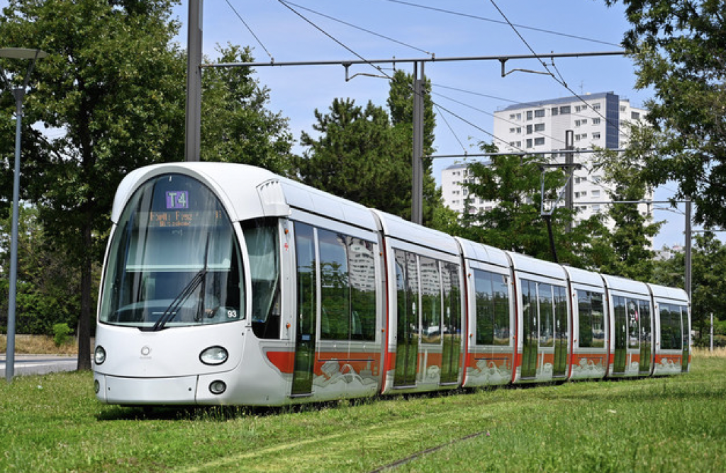 Quatre conducteurs état de choc Violences urbaines les bus et trams à