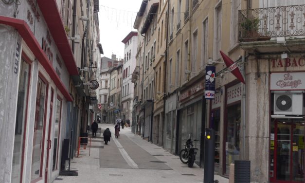 La rue Marchande réhabilitée, inaugurée : il ne reste plus qu’à la repeupler de magasins…