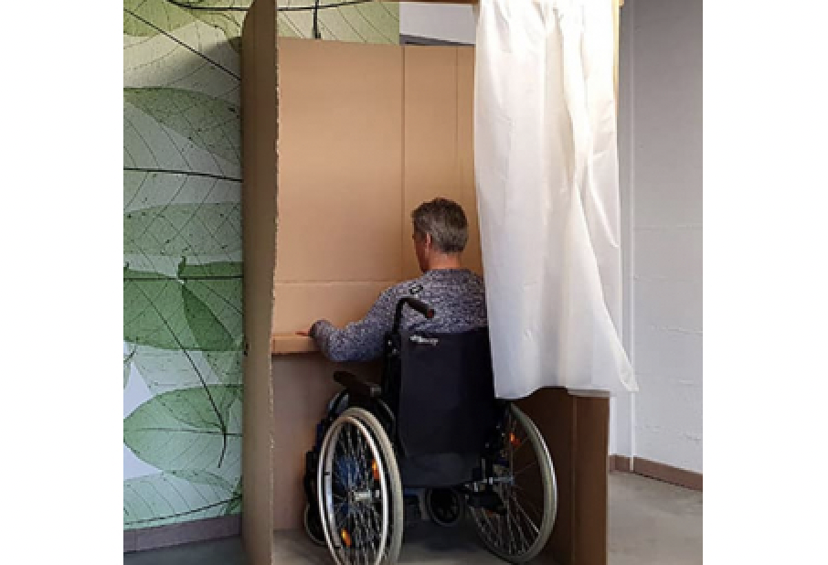 Elections européennes : vote et handicap, une expérimentation favorisant l’accessibilité menée au gymnase des Portes de Lyon à Vienne