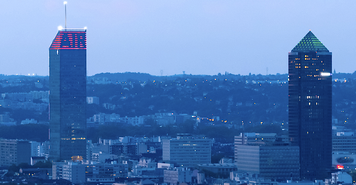 La tour Incity, la plus haute de Lyon,  va changer de couleur le soir, en fonction de la pollution atmosphérique attendue le lendemain !