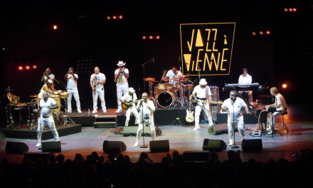 Jazz à Vienne : 7 500 festivaliers au théâtre antique pour une soirée Funk très groove