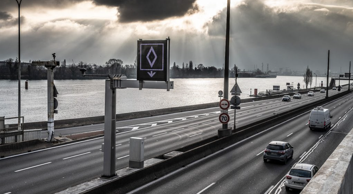 M7 et M6 à l’entrée de Lyon : les radars pour lutter contre les contrevenants sur la voie de covoiturage sont activés. Les verbalisations arrivent …