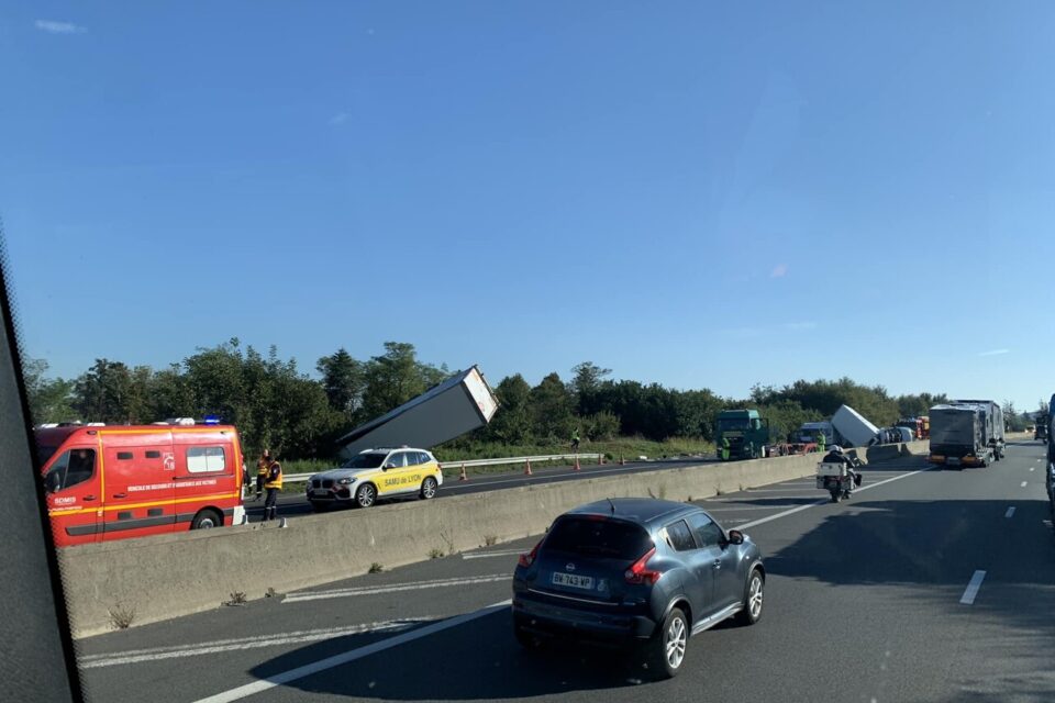 Spectaculaire accident de poids-lourds à hauteur de Communay : l’A 46  Sud coupée ce matin