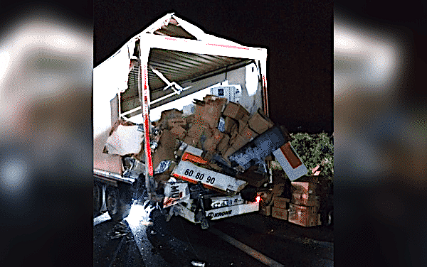 Deux poids-lourds se percutent sur l’A7 au Sud de Vienne, éparpillant de nombreux colis sur la chaussée