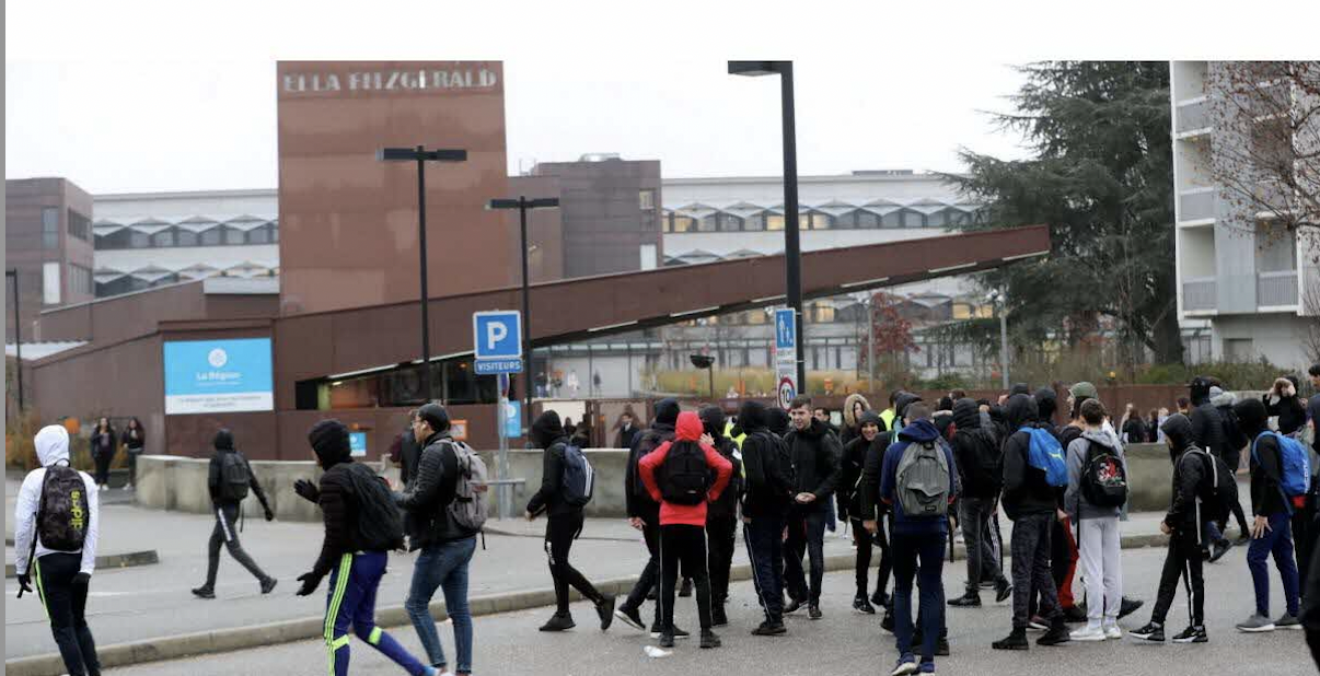 Les cours suspendus  dès l’ouverture : une alerte à la bombe ce matin au lycée Ella Fitzgerald de Saint-Romain-en-Gal