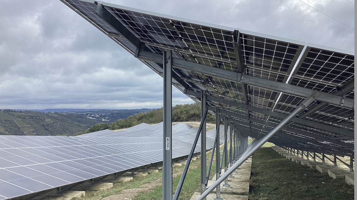 La Métropole de Lyon lance le plus grand parc photovoltaïque du territoire, sur l’ancienne décharge de Rillieux-la-Pape