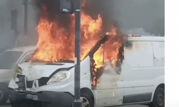 Spectaculaire attaque d’un fourgon blindé à la kalachnikov ce jeudi matin en plein centre-ville de Grenoble