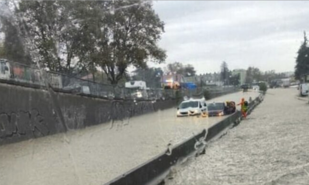 Inondations : l’A47 disparaît sous les eaux à hauteur de Givors, le centre commercial  Givors2 Vallée, sinistré