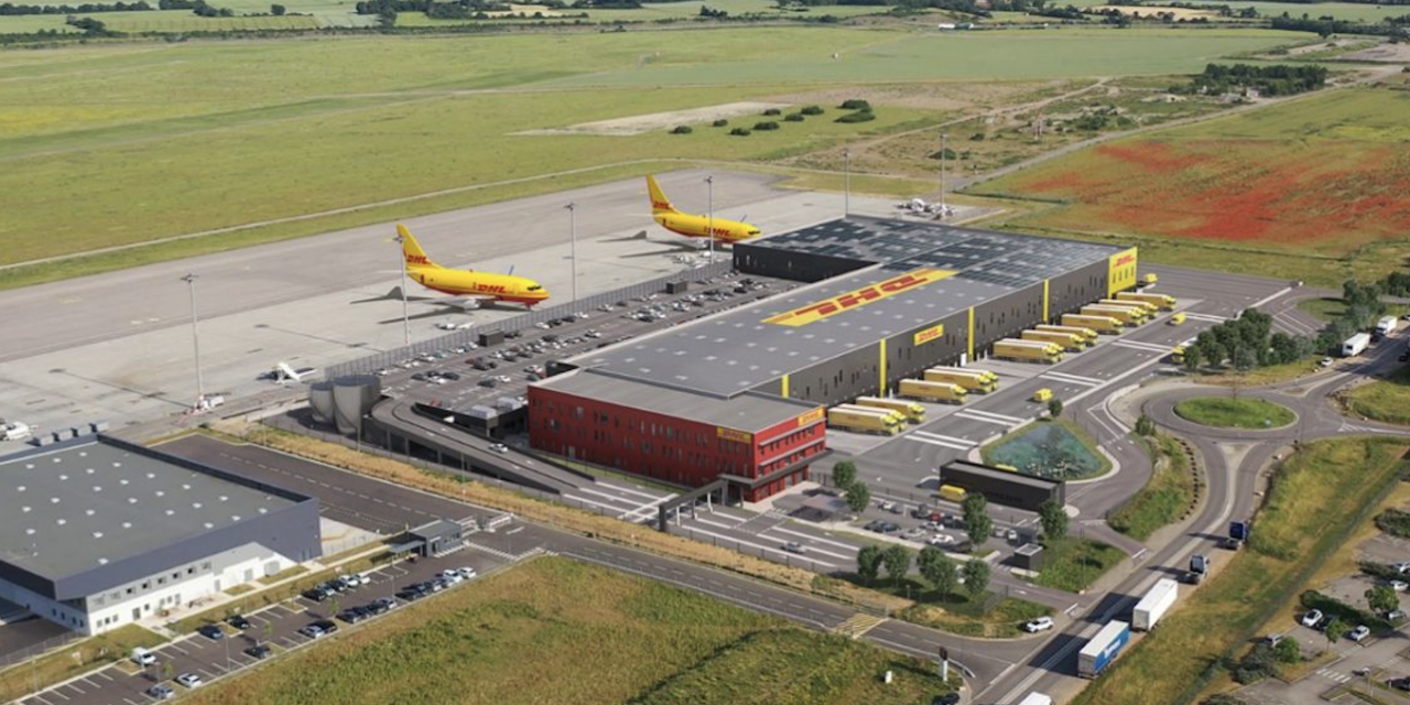 DHL lance les travaux  d’une méga plateforme de fret de 13 000 m2 près de l’aéroport de Lyon-Saint-Exupéry. Ouverture en juillet 2025