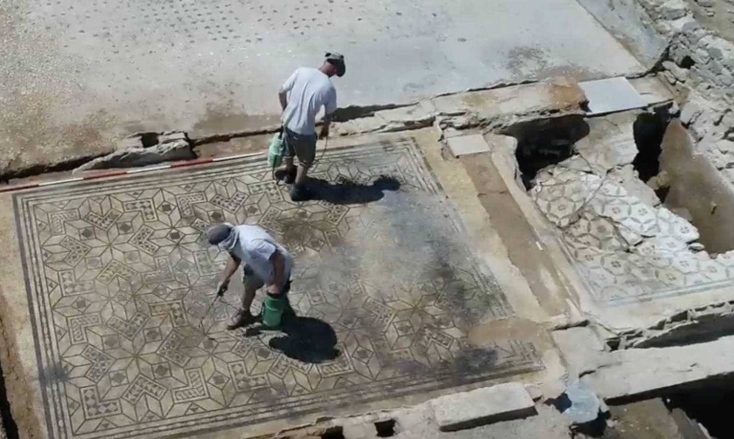 Vidéo : la découverte de la « Petite Pompei » de Sainte-Colombe