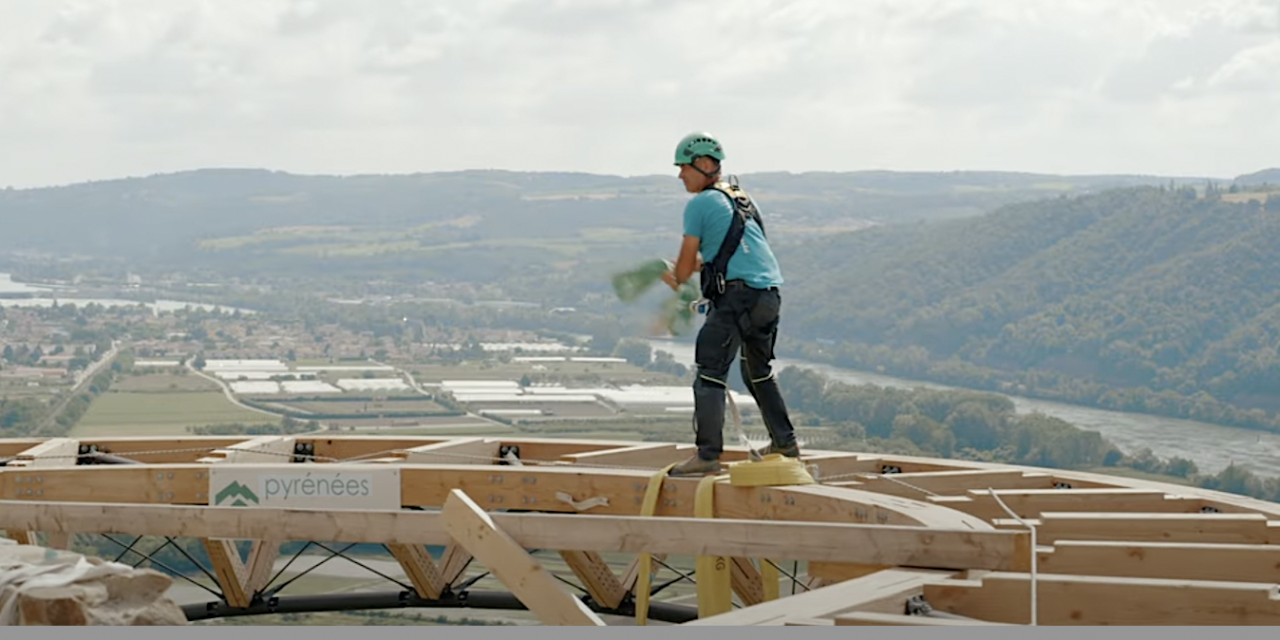 Vidéo : la spectaculaire construction du Belvédère de Tupin-Semons dans le Pilat