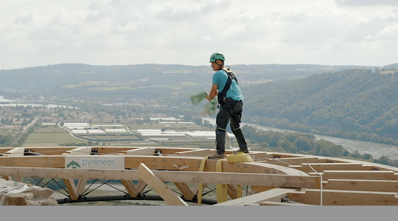 Vidéo : la spectaculaire construction du Belvédère de Tupin-Semons dans le Pilat