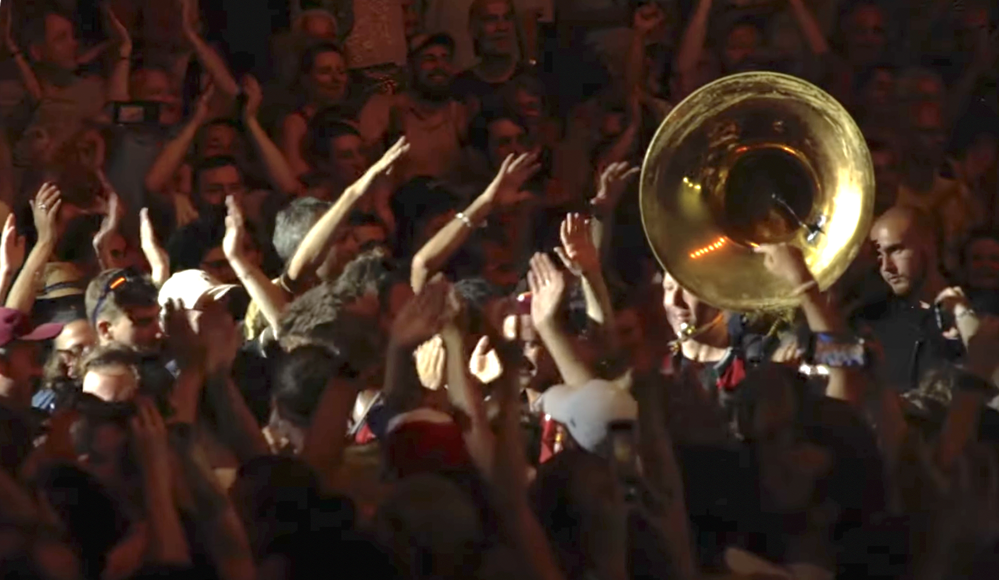 Vidéo-Fanfare en folie : revivez l’incroyable concert de M.E.U.T.E. lors de la 42ème édition de Jazz à Vienne