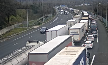 Collision entre deux poids-lourds sur l’A 46, paralysée une  bonne partie de l’après-midi