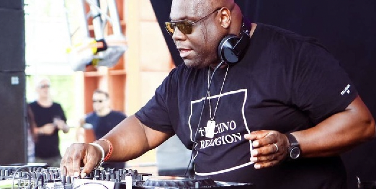 Techno : Carl Cox, sera, avec ses platines, jeudi 19 juin 2025, sur la scène du théâtre antique de Vienne