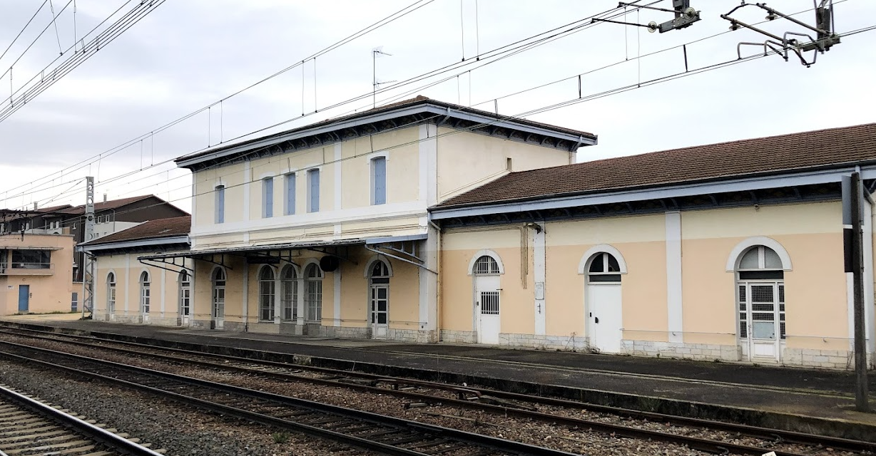 Les riverains de la voie ferrée à Chasse-sur-Rhône ne supportent plus que les conducteurs de trains fassent fonctionner jour et nuit leurs avertisseurs sonores…