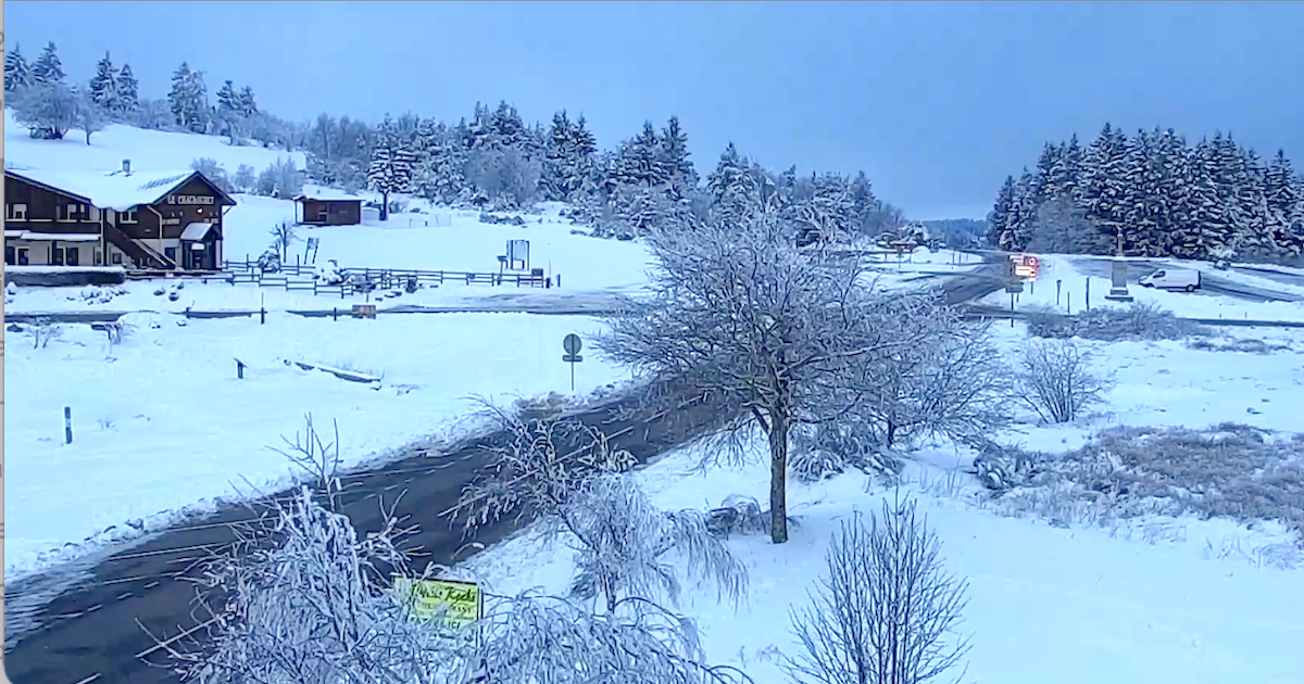 Jusqu’à 15 centimètres de neige au Bessat dans le Pilat: glisse possible, mais a minima