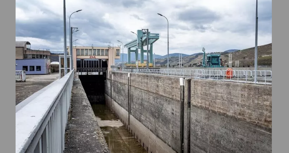 Entretien des écluses sur les différents barrages : la navigation sur le Rhône interrompue pendant dix jours sur fond de nette hausse du trafic en 2024