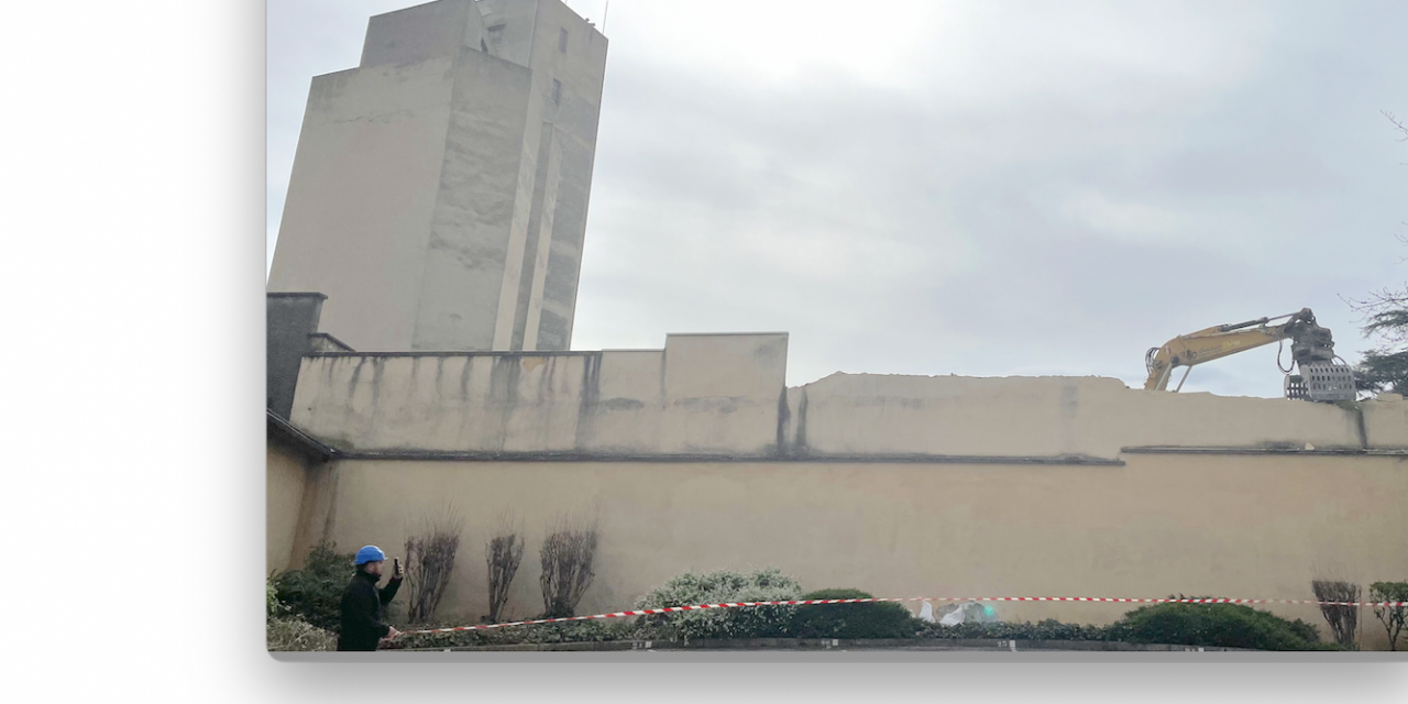 L’ancien silo à grains de la Coopérative Dauphinoise, rue du 11 novembre à Vienne s’apprête à être rasé pour laisser la place à une résidence senior